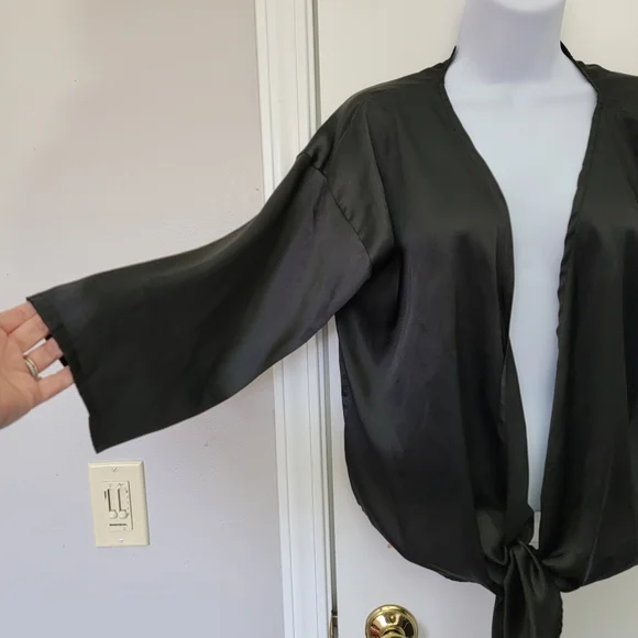 Urban Outfitters Black Satin Tie Front Nicole Blouse Flare Sleeve Deep V Size S - Picture 5 of 14